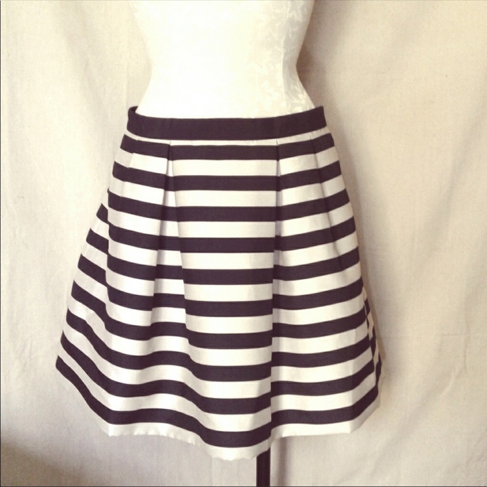 H&M  striped black/cream flounce pleat skirt